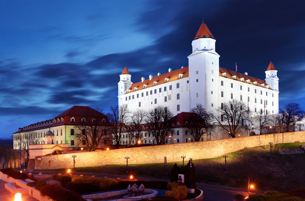 Aplend City Bastova 1 Pozsony Kültér fotó